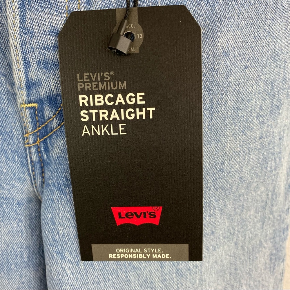 Levi’s • Ribcage Straight Jeans - Picture 2 of 11
